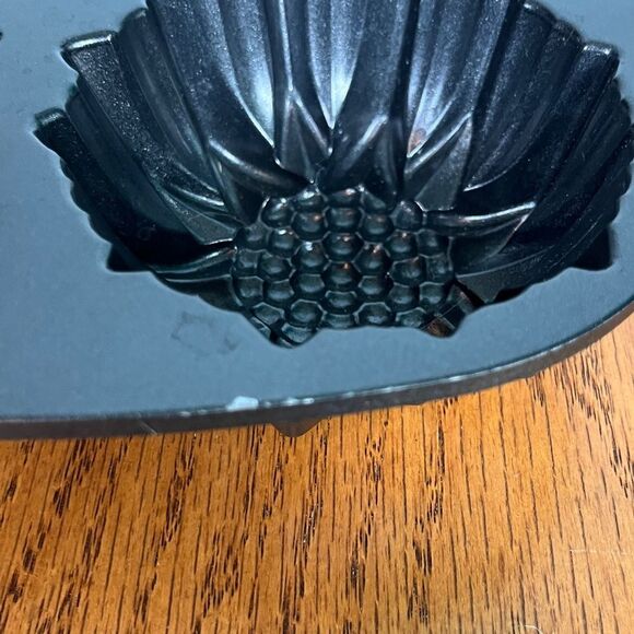 Nordic Ware Bouquet Bundt Cake Pan Rose Daisy Sunflower 6 Section 1.8 Liters - Picture 8 of 8
